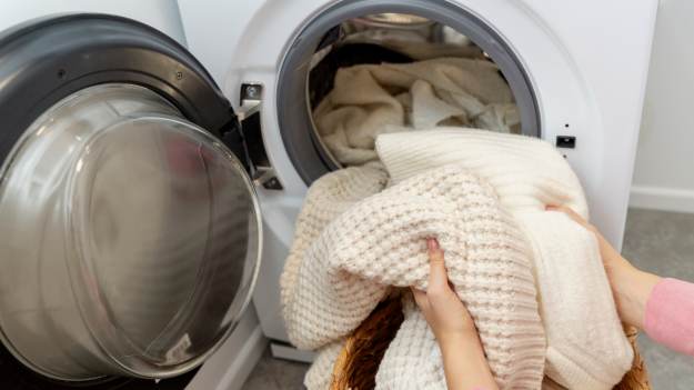 Jak nie zniszczyć swojego ulubionego swetra?..