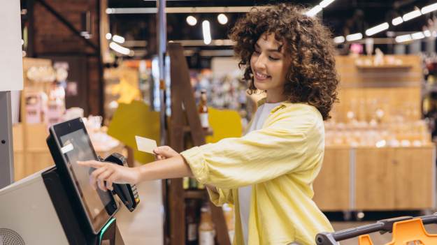 Korzystasz z kas samoobsługowych? Często płacisz..